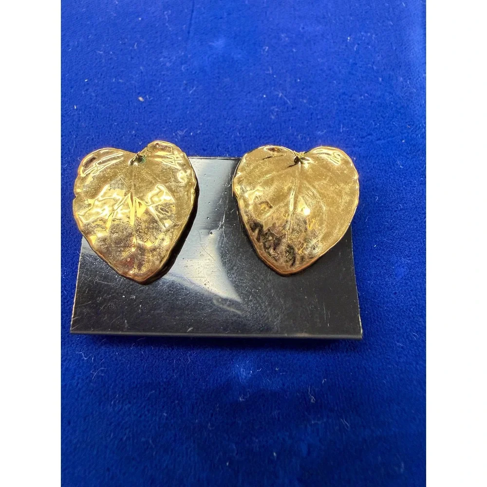 Gold Tone Hammered Leaf Stud Earrings Textured Botanical Heart Shape Post Back